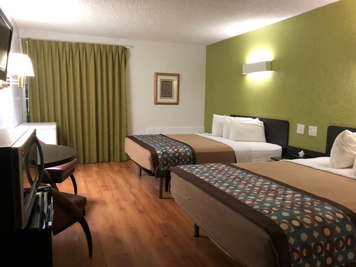 Scottsbluff Inn Exteriör bild